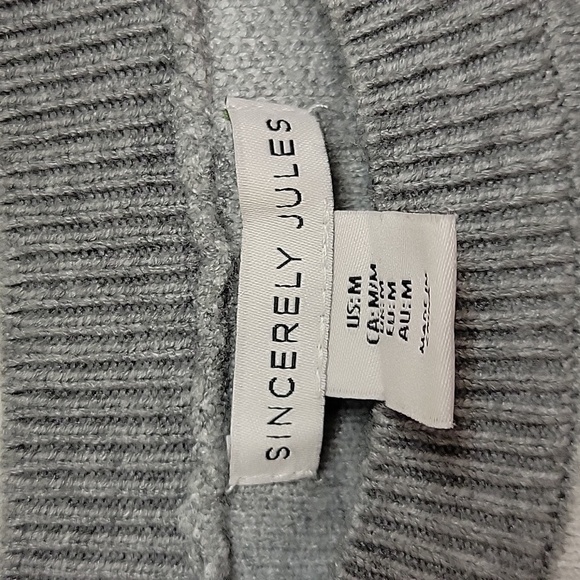 Sincerely Jules, Women's Gray Checkered Sweater with Bow Design, Sz Medium - Picture 3 of 5